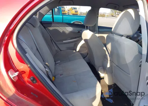 2011 Toyota Corolla Le z USA, uszkodzony, nr VIN 2T1BU4EE0BC635768